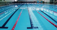 游泳池底怎么清理？