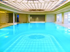 游泳池水質(zhì)消毒不當(dāng)會(huì)引起哪些問題？